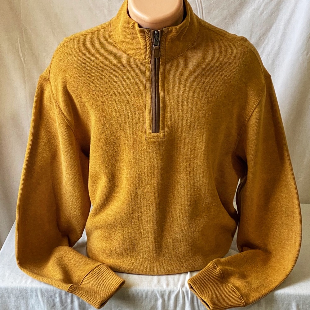 Mid zipper collared sweater